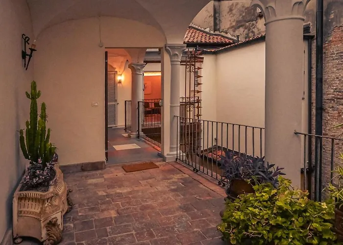 Διαμέρισμα Heart Of Luxury Apt, 100m Piazza Cavalli Πιατσέντζα