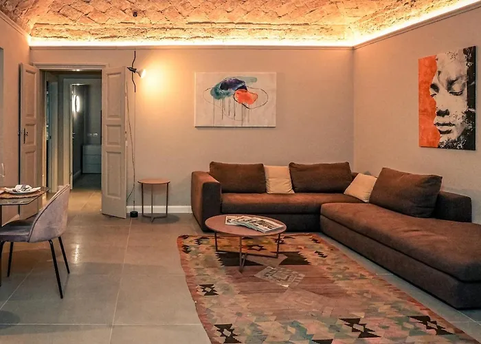 Heart Of Luxury Apt, 100m Piazza Cavalli Διαμέρισμα *